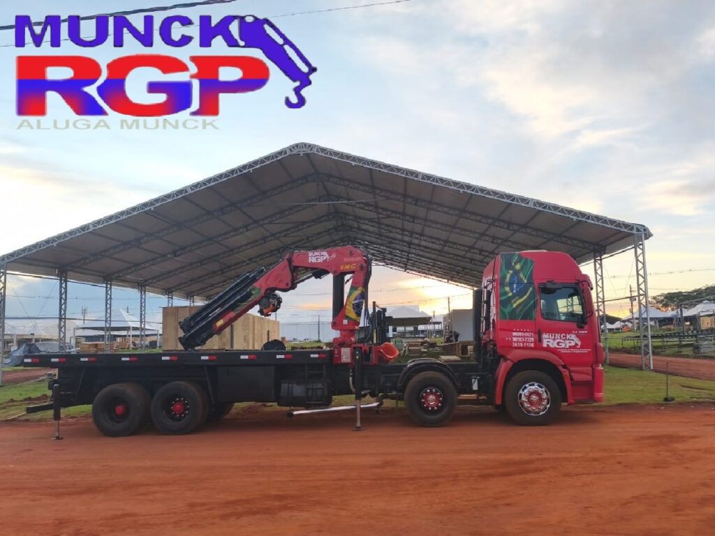Munck Ribeirão Preto oferecemos serviços de alta qualidade, como o aluguel de guindastes tipo munck para transporte e remoção de cargas.